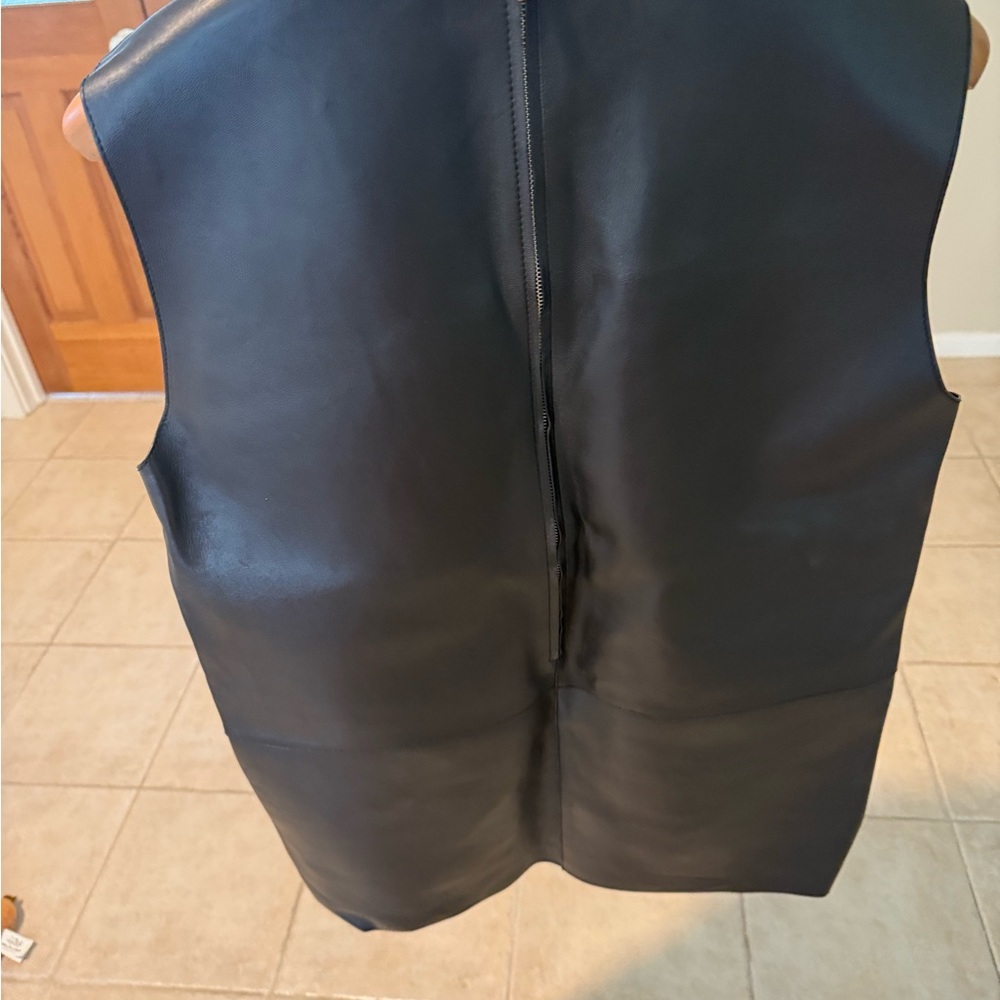 Toteme Black Sleeveless Boxy Tank Top - Picture 4 of 6